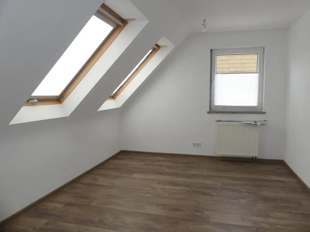 Modernisierter Altbaucharme! 3 Zimmer DG-Wohnung in Ludwigsburg-Ost! Einziehen und wohlfühlen.