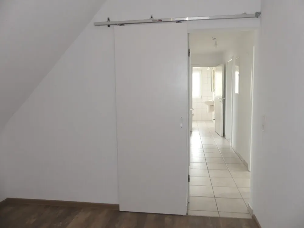 Modernisierter Altbaucharme! 3 Zimmer DG-Wohnung in Ludwigsburg-Ost! Einziehen und wohlfühlen.
