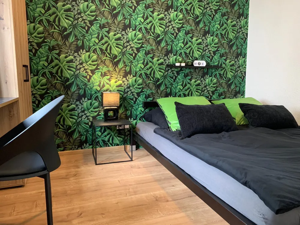 möblierte hochwertige 3-Zimmer Wohnung, 1490 zzgl. NK