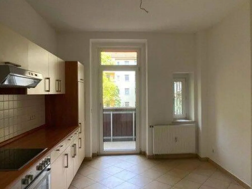FAMILIENWOHNUNG mit Einbauküche!