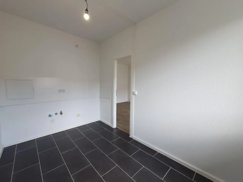 Viel Platz für die ganze Familie! 4-Zimmer-Wohnung mit Balkon! ** BEZUG FLEXIBEL **!