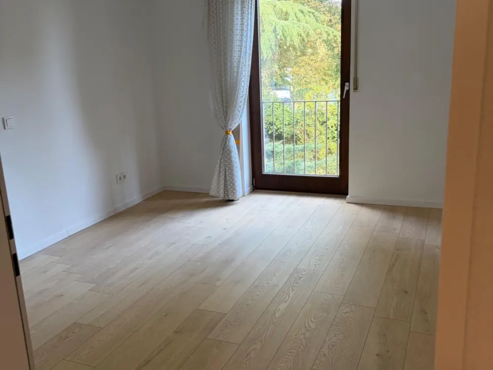 D´dorf Flehe: Wohnung 3 Zi, Kü, Bad, WC, Balkon, Keller