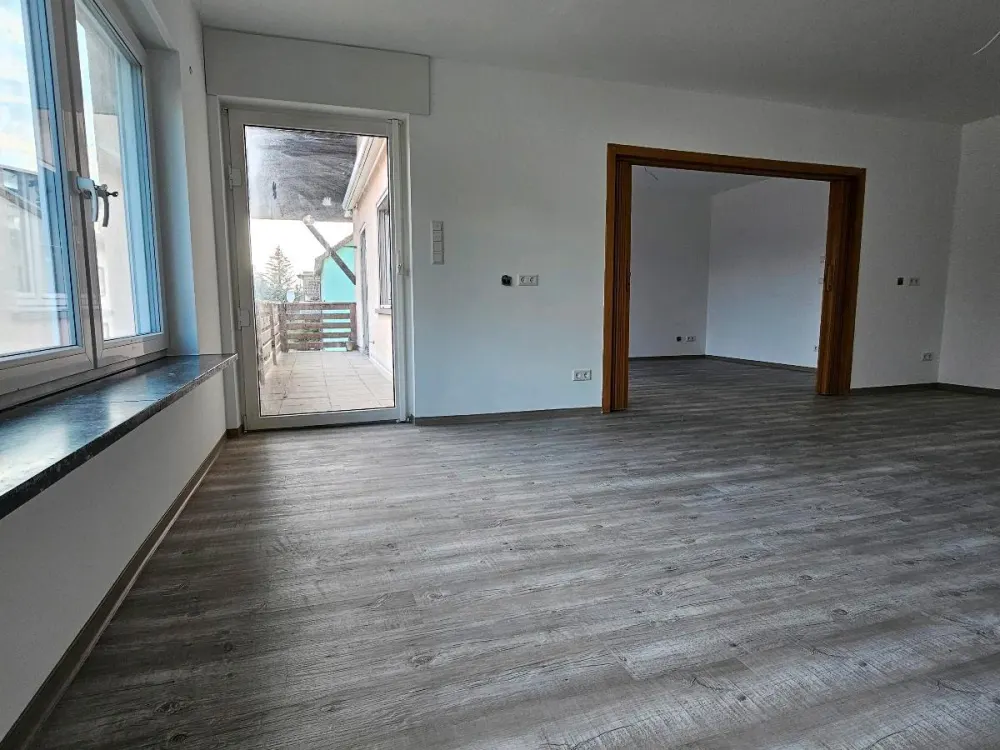 Erstbezug nach Renovierung: Großzügiges Wohnen in begehrter Lage