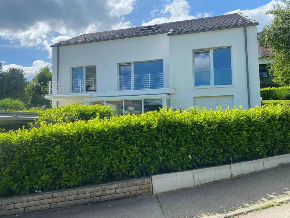 Exclusive 3.5-Room Apartment with South-Facing Balcony in Aichtal-Neuenhaus
