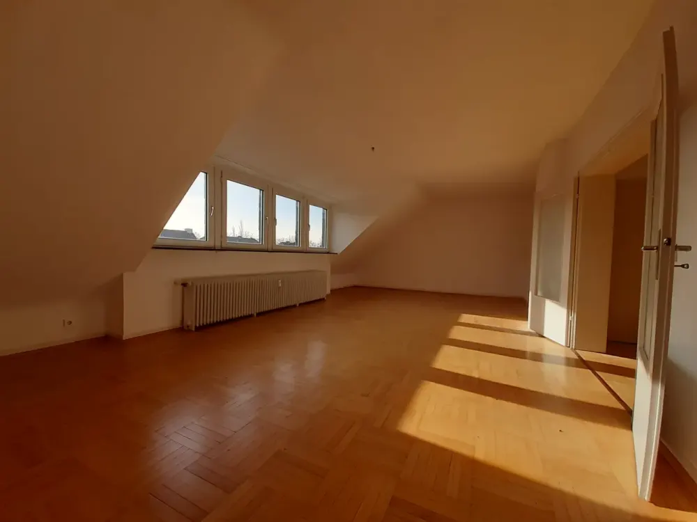Lichtdurchflutete 2,5 Zimmer Wohnung in Top Lage