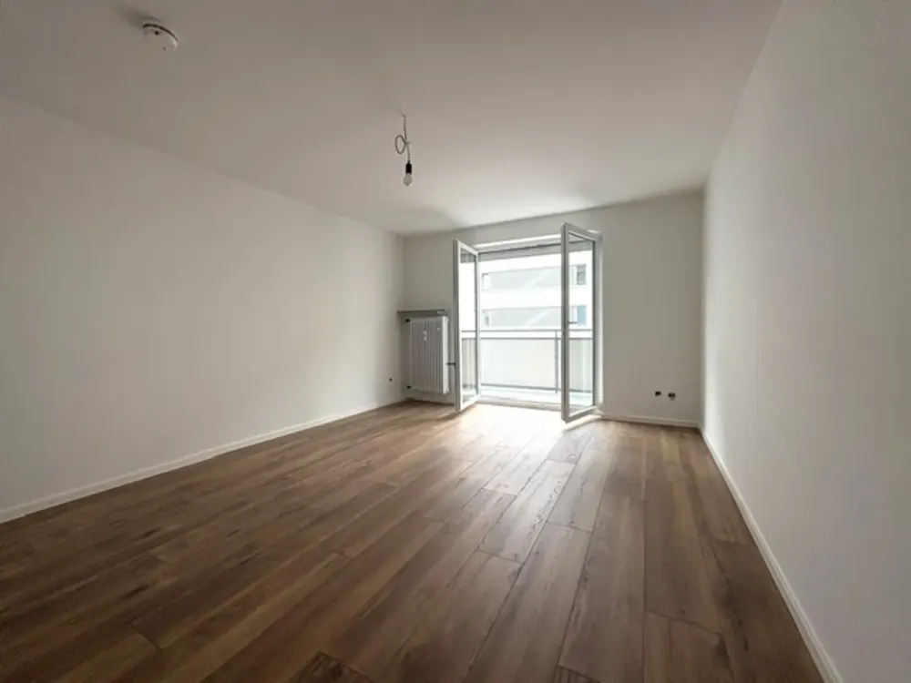 First occupancy after renovation: Centrally located 2-room apartment with balcony