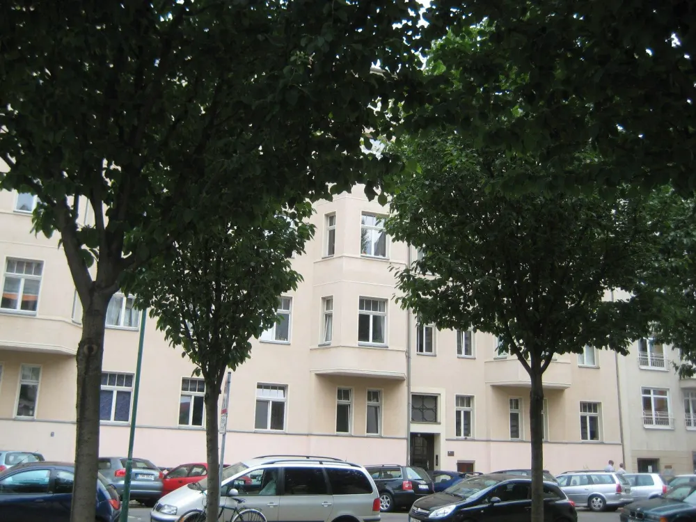 Komplett frisch sanierte, zentrumsnahe 2-Raum-Wohnung mit EBK