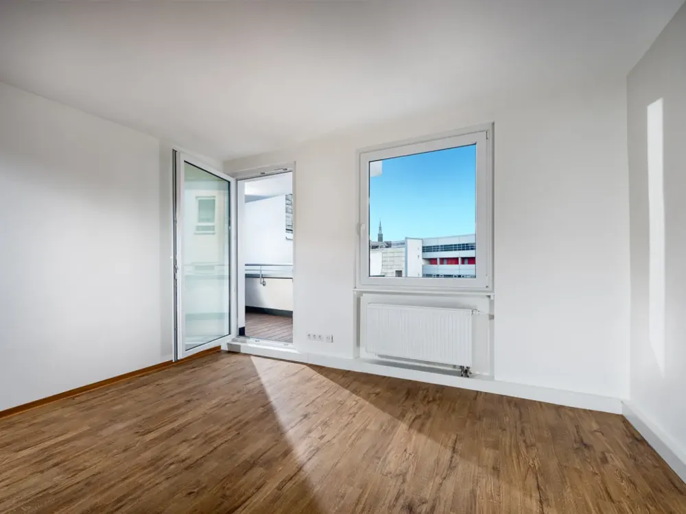 Directly from the owner: attractive, modern apartment with balcony in prime location!