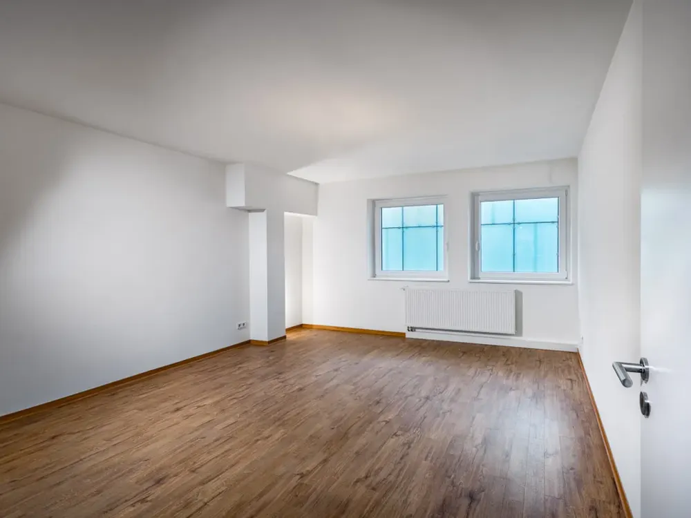 Directly from the owner: attractive, modern apartment with balcony in prime location!