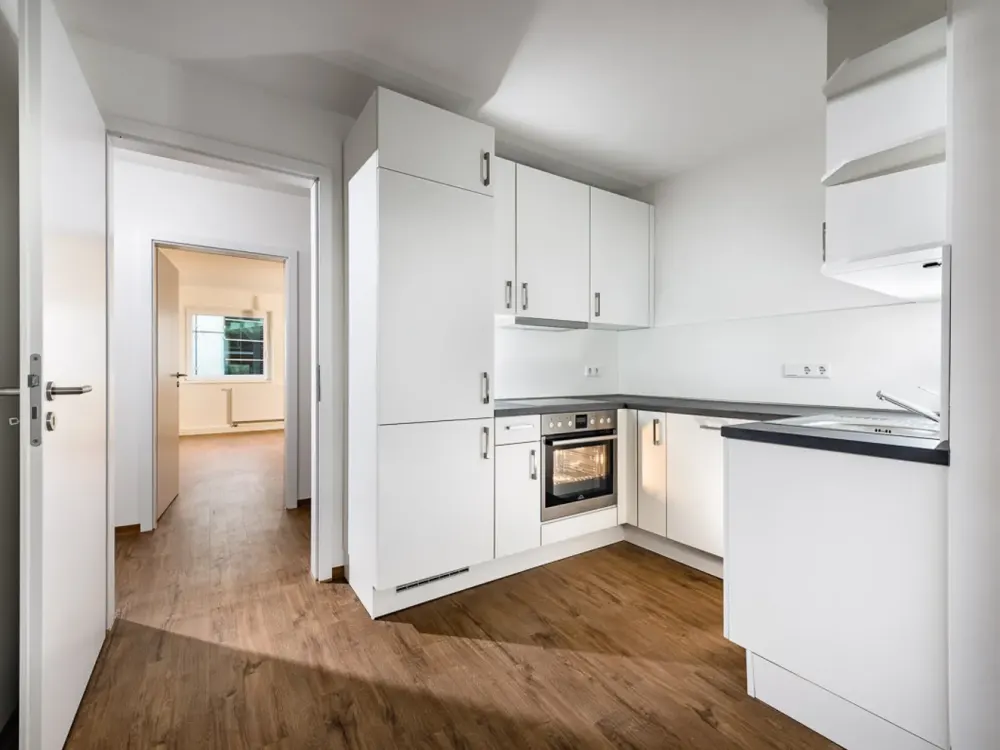 Directly from the owner: attractive, modern apartment with balcony in prime location!