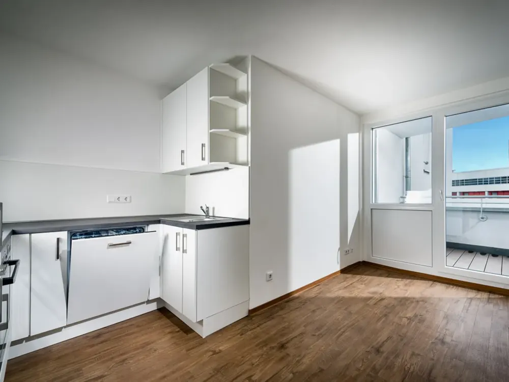 Directly from the owner: attractive, modern apartment with balcony in prime location!