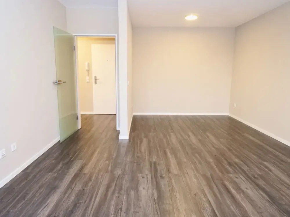 Modernisierte 1,5-Zimmer-Wohnung, Balkon, Stellplatz, E-Ladesäule