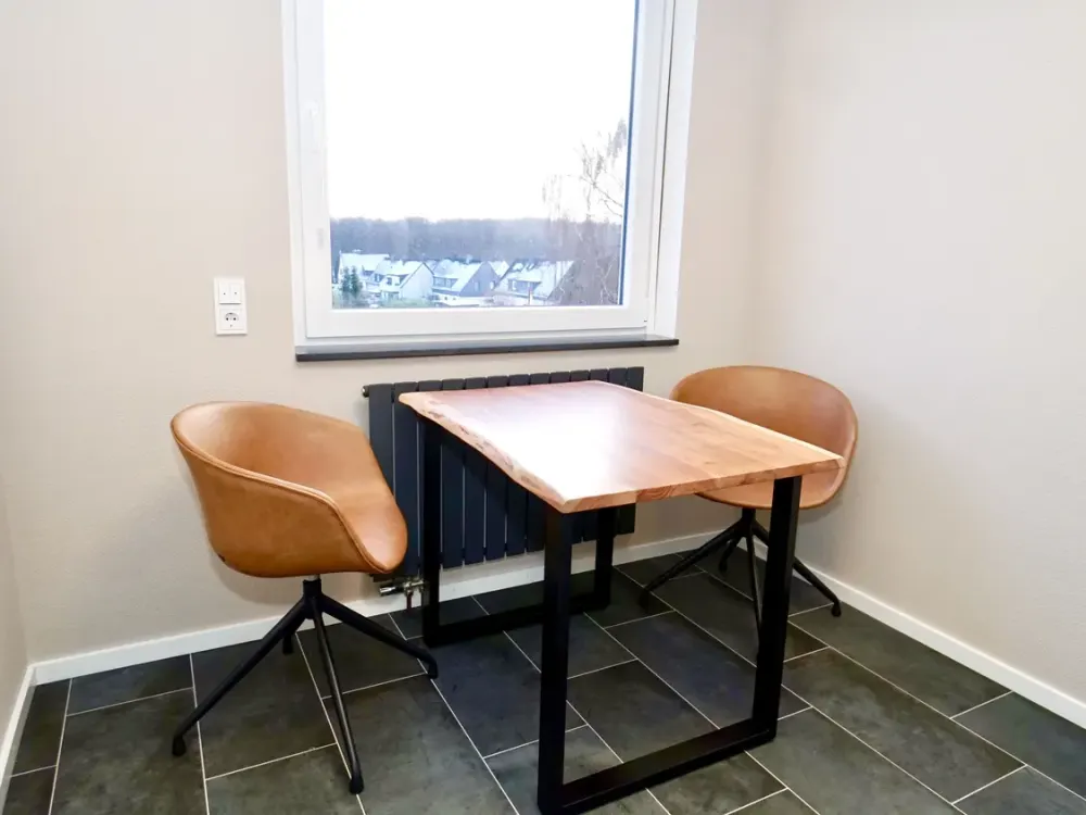 Modernisierte 1,5-Zimmer-Wohnung, Balkon, Stellplatz, E-Ladesäule