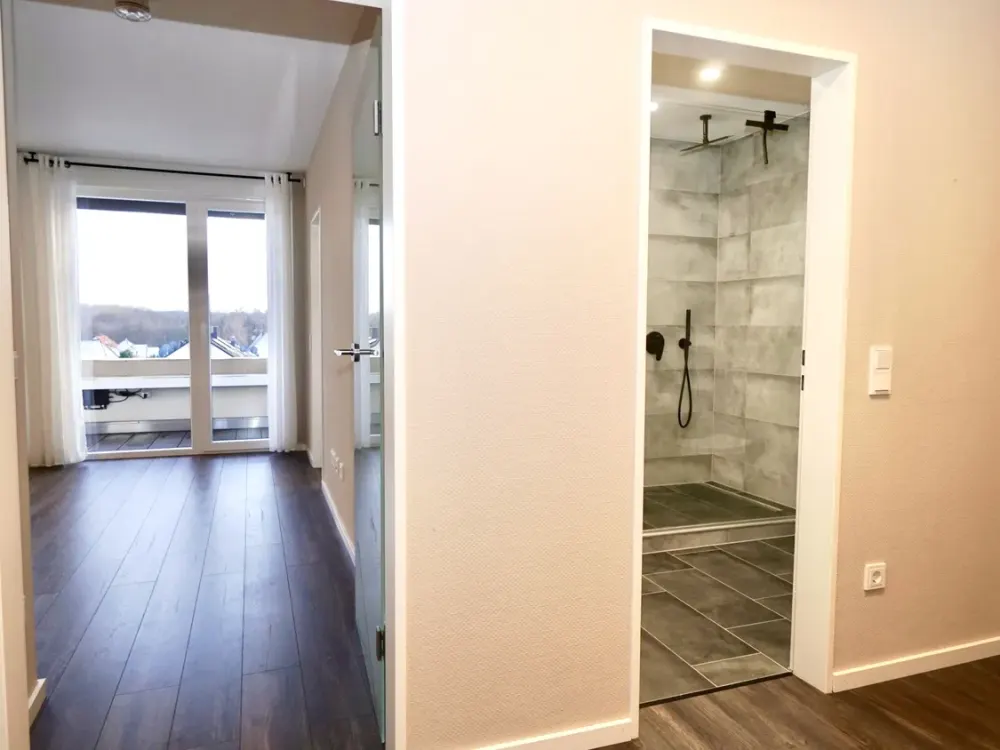 Modernisierte 1,5-Zimmer-Wohnung, Balkon, Stellplatz, E-Ladesäule