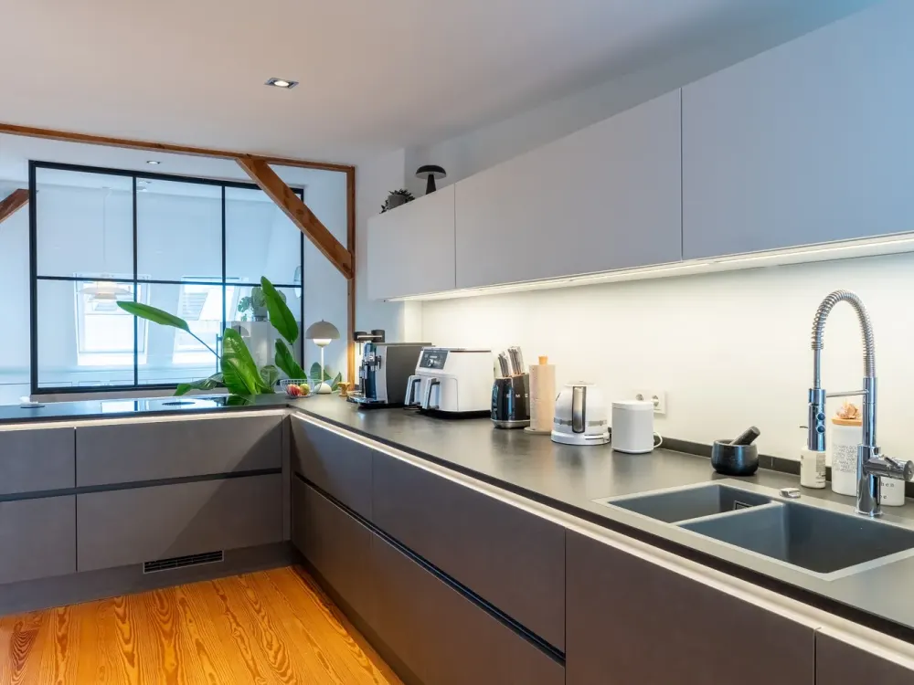 Dreamlike Maisonette Apartment in Traditional Old Building Ambience in Central Location