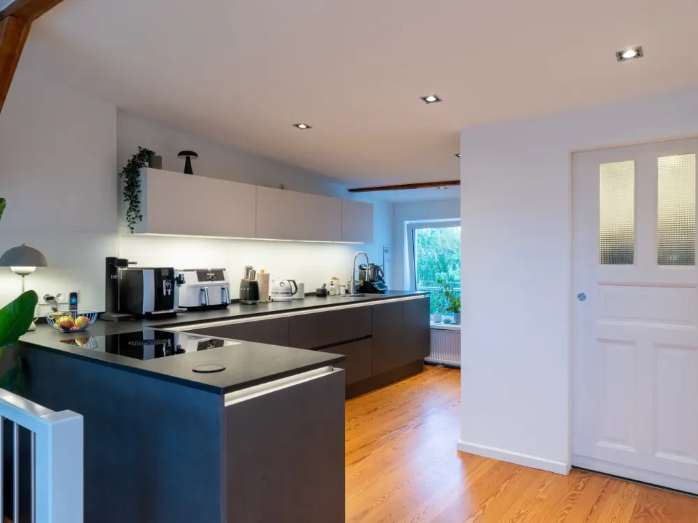 Dreamlike Maisonette Apartment in Traditional Old Building Ambience in Central Location