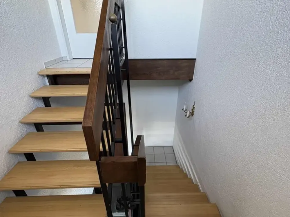 Exklusives Wohnen mit Garten, Neubezug n.Renovierung mit 2 großzügigen Balkonen