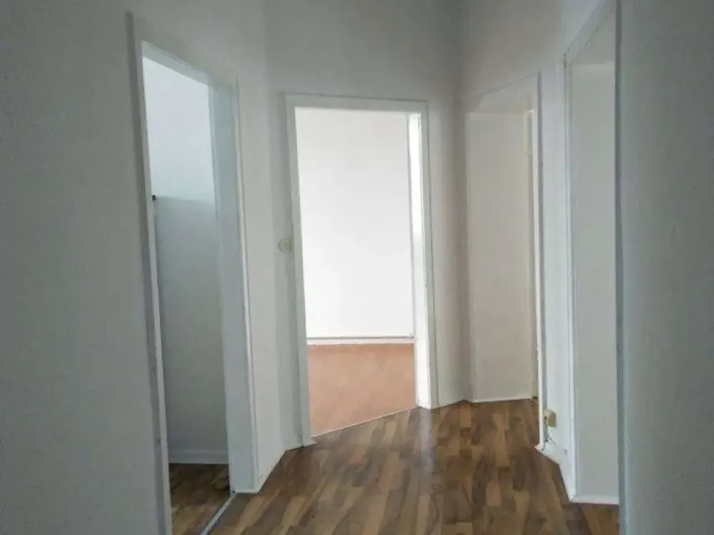 3-room apartment in Jugendstil old building, central yet quiet in a residential street