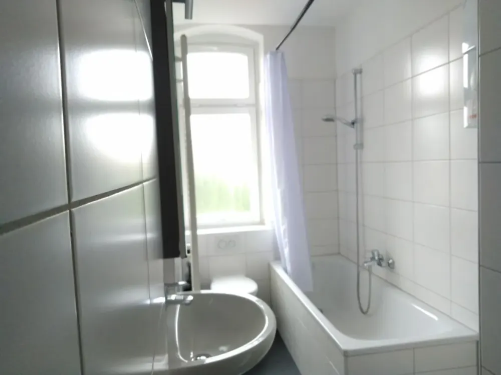 3-room apartment in Jugendstil old building, central yet quiet in a residential street