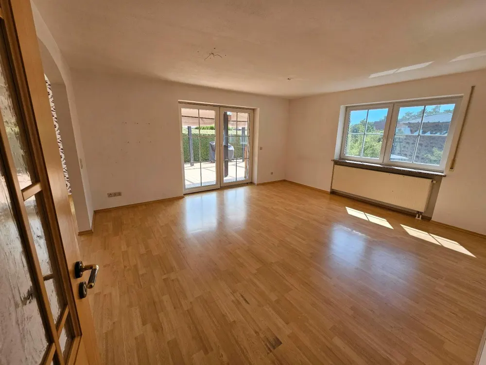 115 m² EG-Wohnung mit eigenem Garten, großer Terrasse & Whirlpool