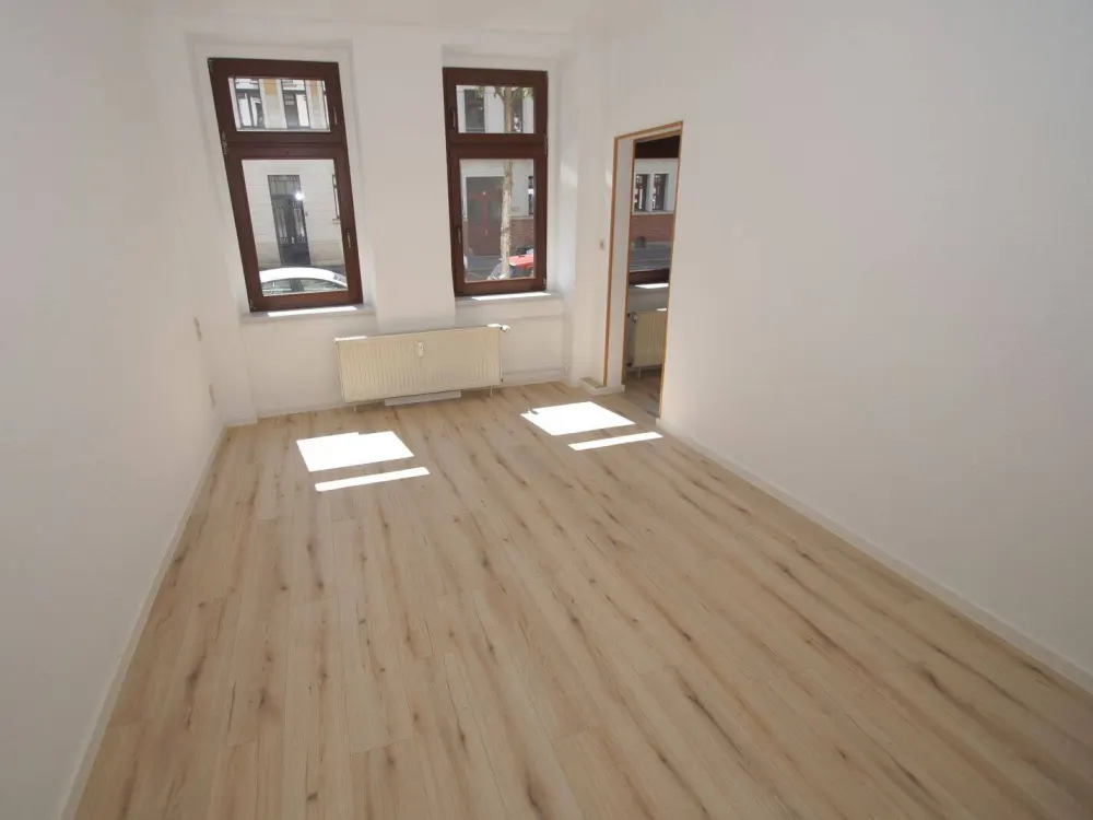 1-Zimmer-Wohnung im Erdgeschoß mit Wintergarten, Dusche