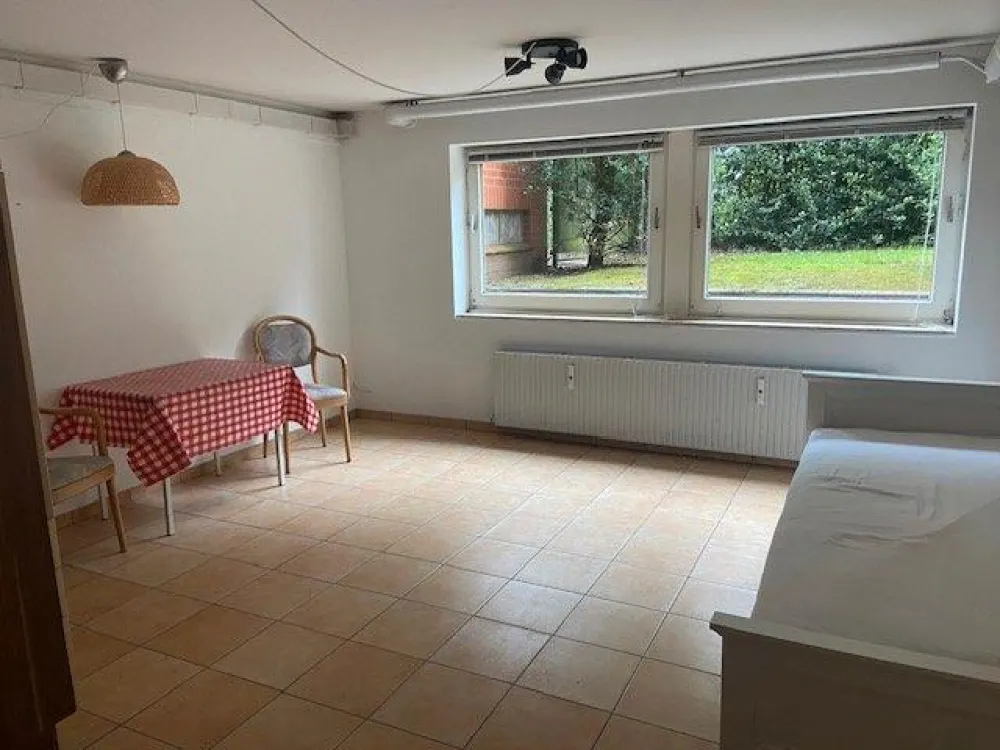 1 Zimmer Apartment, Reinbek, Souterrain f. Wochenendfahrer Monteu