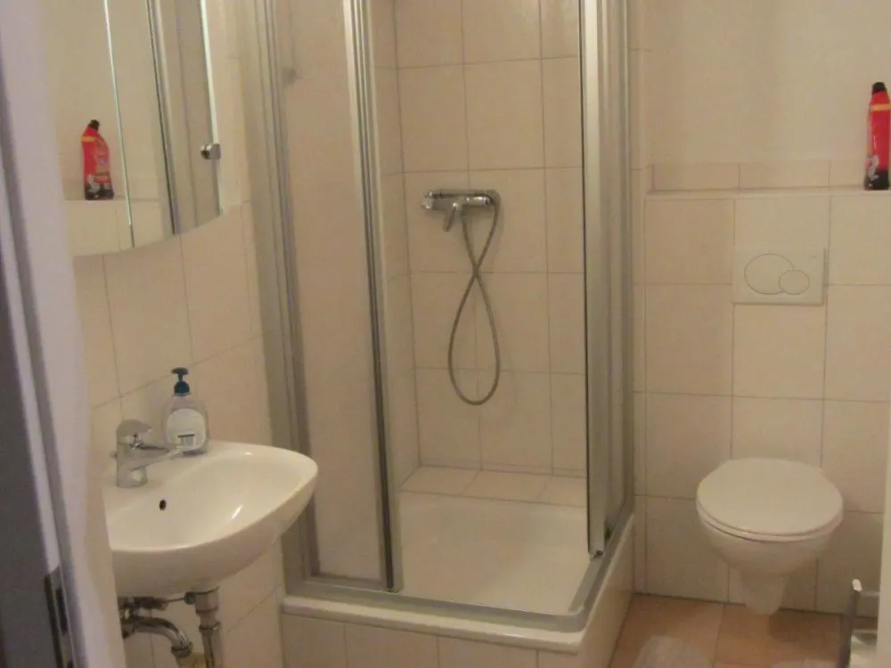 1 Zimmer Apartment, Reinbek, Souterrain f. Wochenendfahrer Monteu