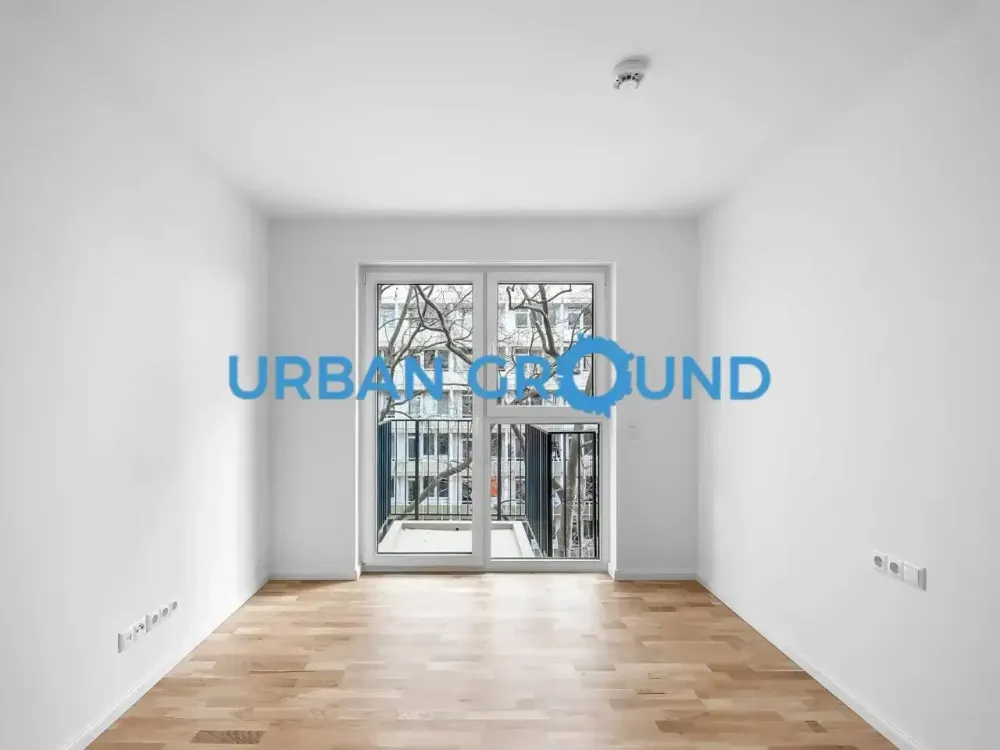 Rent Discount - Unfurnished Studio with Fitted Kitchen in Lichtenberg