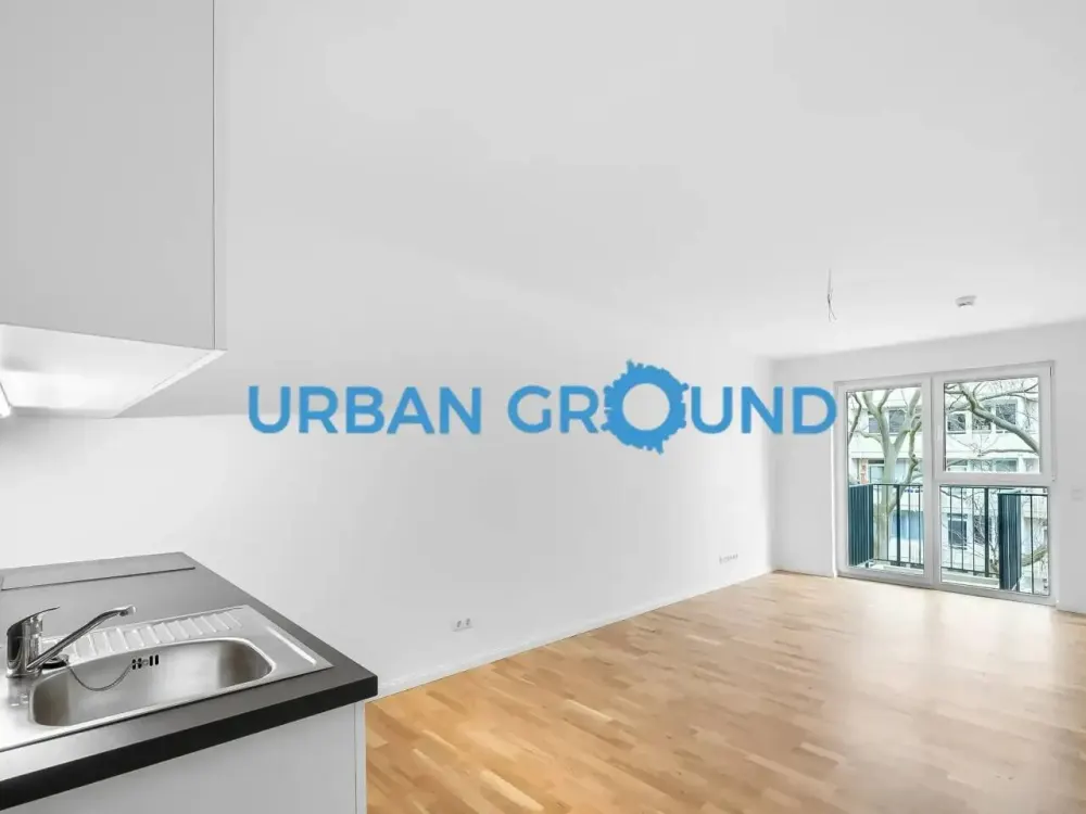 Rent Discount - Unfurnished Studio with Fitted Kitchen in Lichtenberg