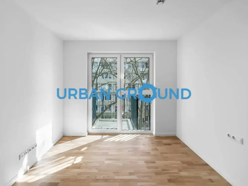 Rent Discount - Unfurnished Studio with Fitted Kitchen in Lichtenberg