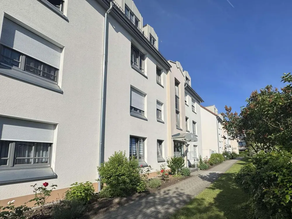 Business-Wohnen in Dresden-Zschertnitz: Möblierte 2-Zimmer-Wohnung - Balkon & Tiefgaragenstellplatz