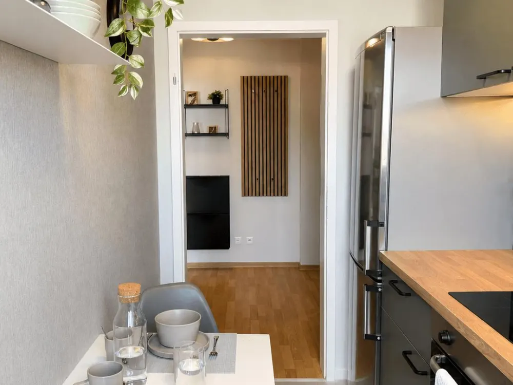 Business-Wohnen in Dresden-Zschertnitz: Möblierte 2-Zimmer-Wohnung - Balkon & Tiefgaragenstellplatz
