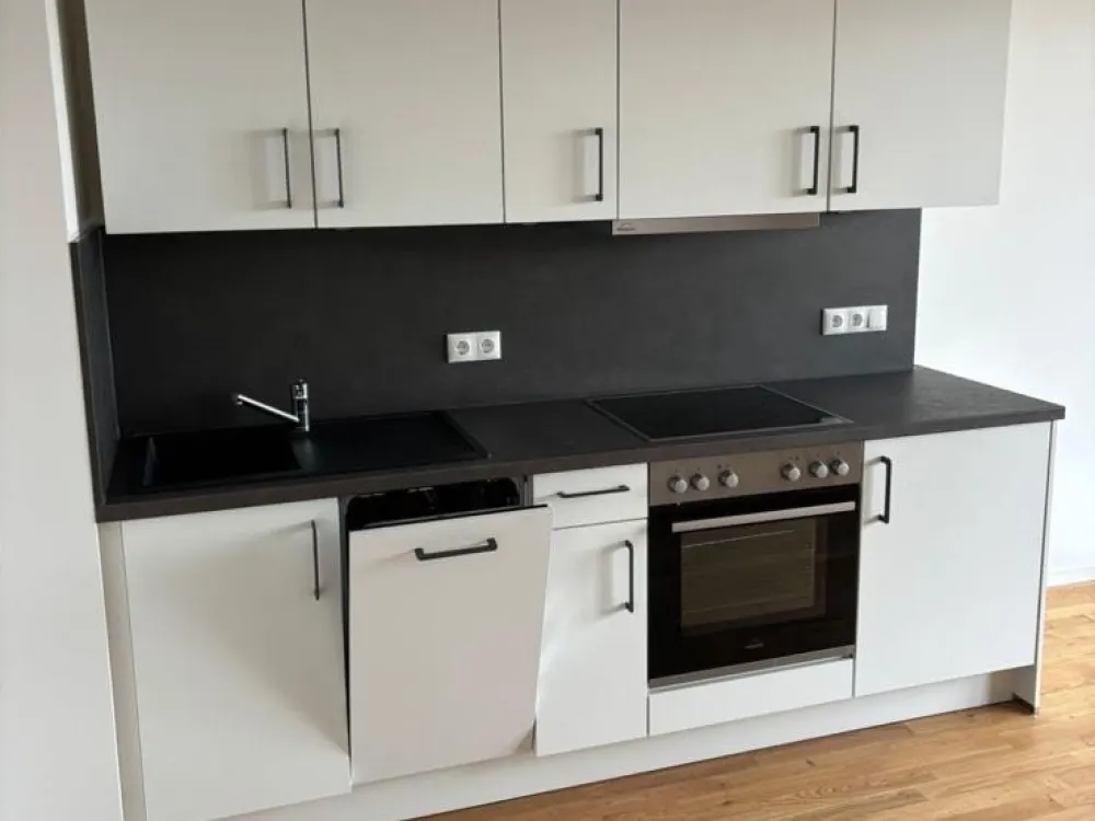 1-Raum Wohnung mit Balkon und EBK