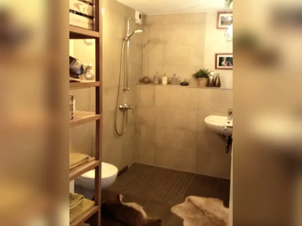 NUR TAUSCH: Neukölln WBS, 1 ZDB, 35 m², Balkon, Duschbad, Aufzug, Fahrrad-Container...