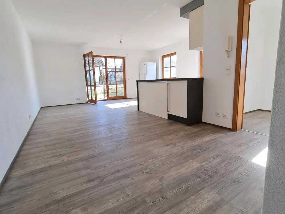 Cozy 2-Room Ground Floor Apartment with Fitted Kitchen and Terrace in Kirchdorf