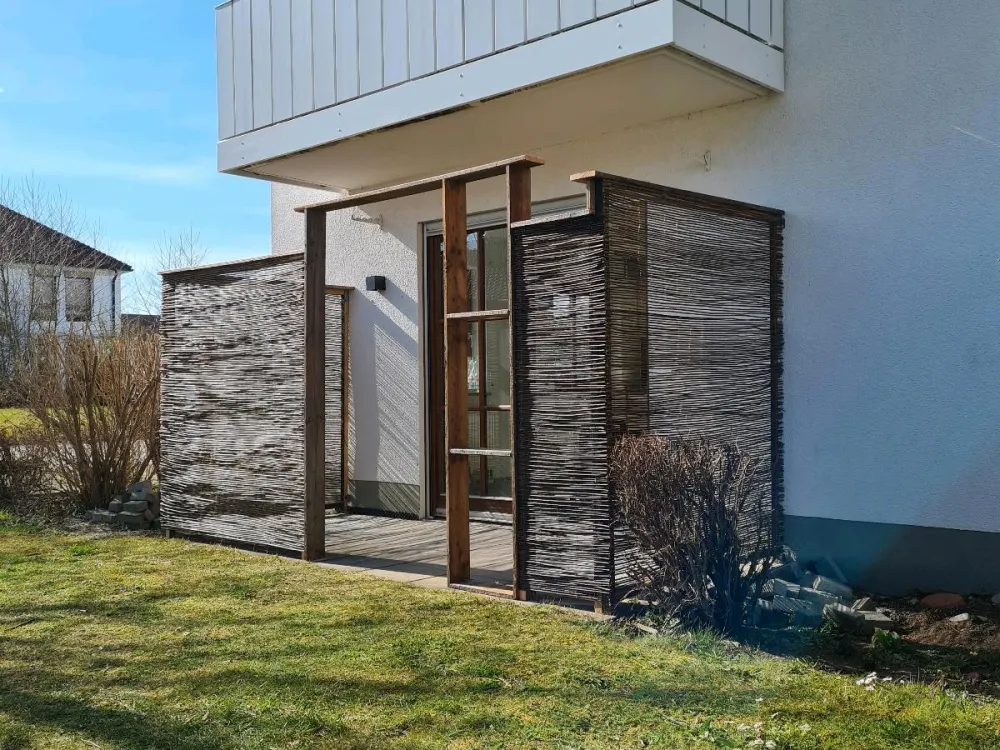 Cozy 2-Room Ground Floor Apartment with Fitted Kitchen and Terrace in Kirchdorf