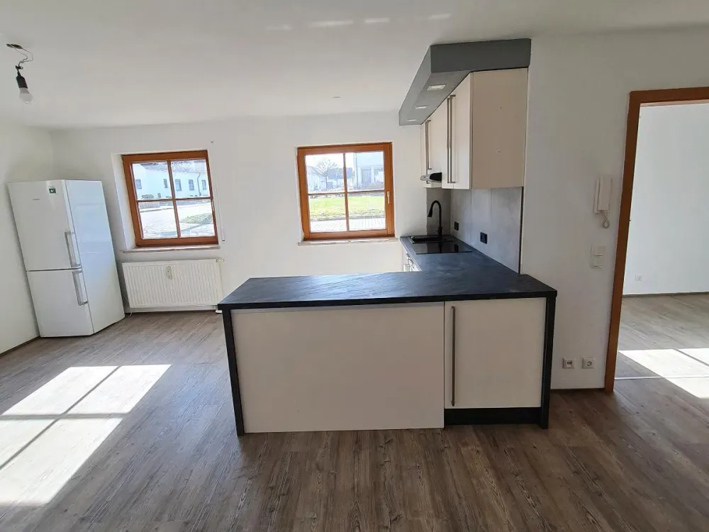 Cozy 2-Room Ground Floor Apartment with Fitted Kitchen and Terrace in Kirchdorf