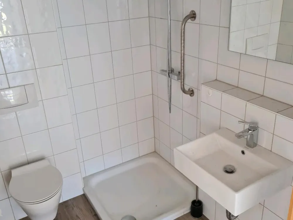 Cozy 2-Room Ground Floor Apartment with Fitted Kitchen and Terrace in Kirchdorf