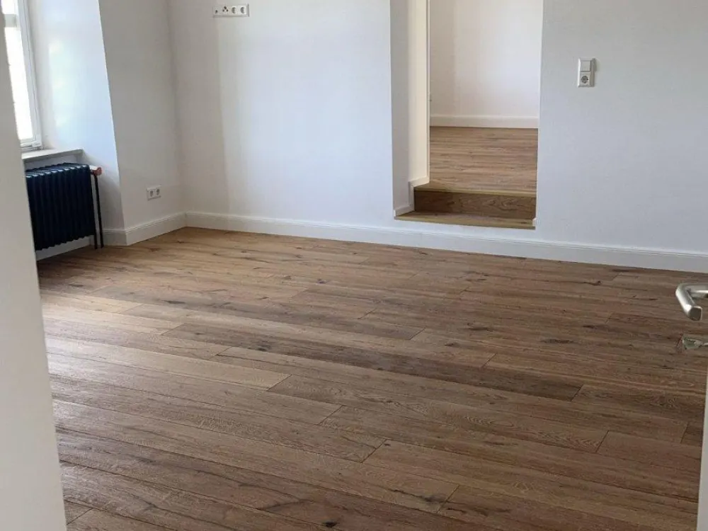 Moderne & frisch renovierte Wohnung/ sofort verfügbar