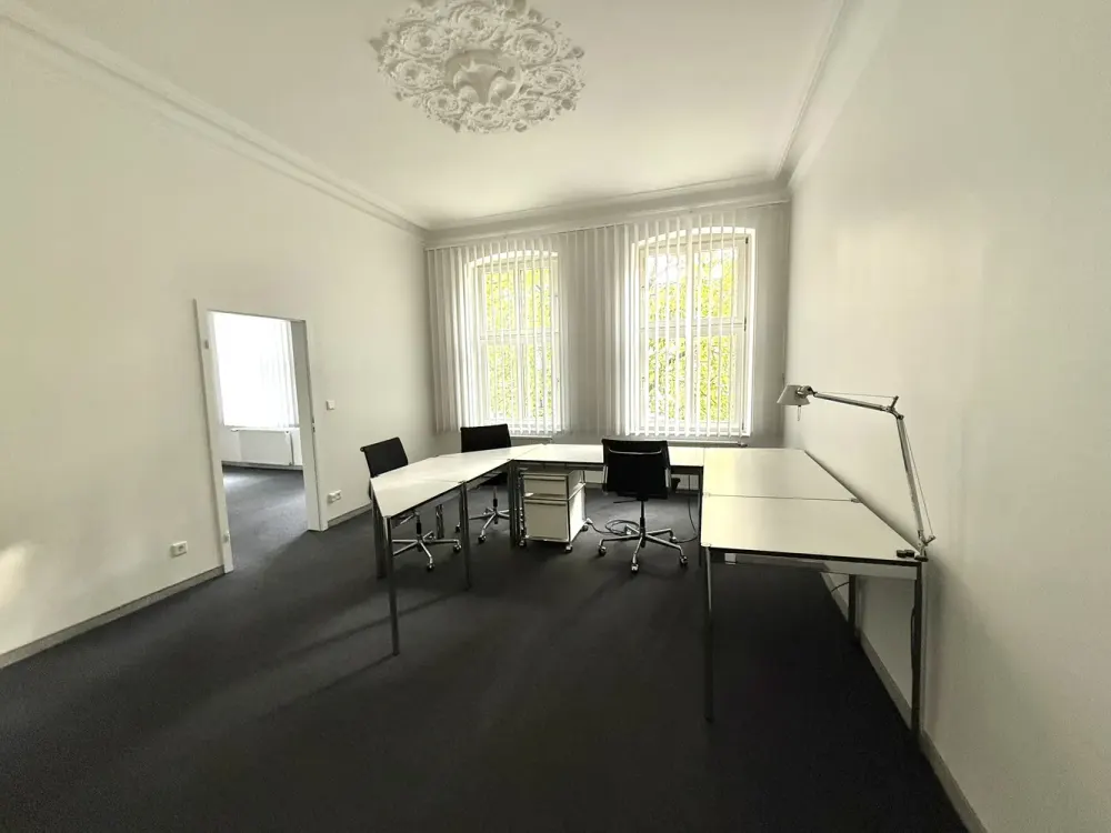 Exklusive Altbaufläche mit Originalstuck - Wohnen & Arbeiten für eine Person