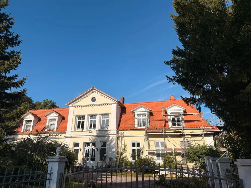 3,5 Zi Gutshaus Whg bei Rostock EBK, Ofenheizung, Terrasse Garten