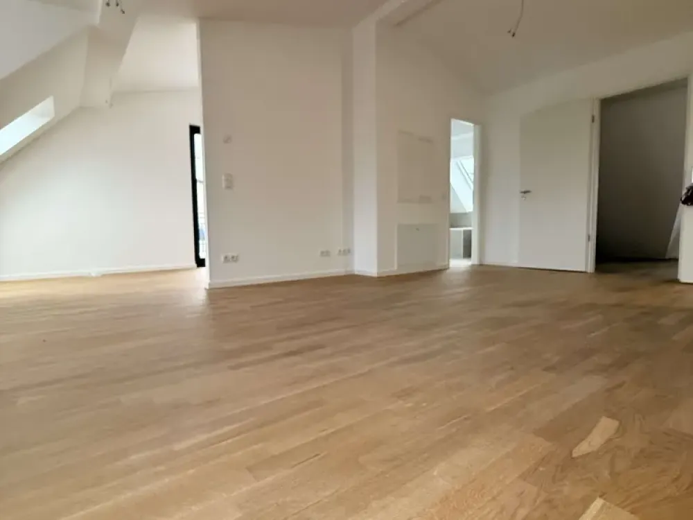 Gemütliche 2 Zimmer Dachgeschosswohnung zu vermieten