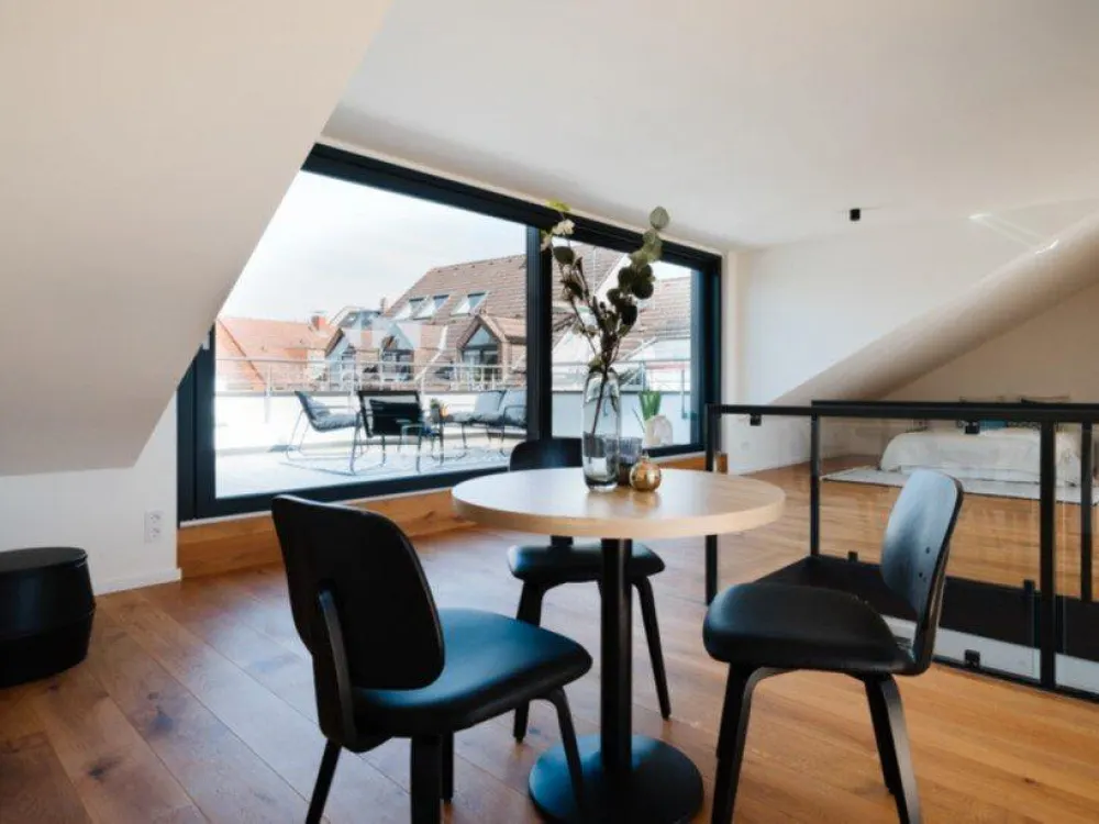 1-Zimmer-Dachgeschosswohnung -großzügiger Terrasse