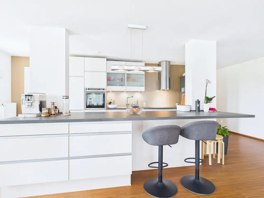 Sonnige 5-Zi-Wohnung mit Aufzug/EBK in TOP-Lage