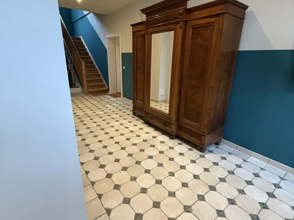 3-Room Apartment with Terrace and Fitted Kitchen