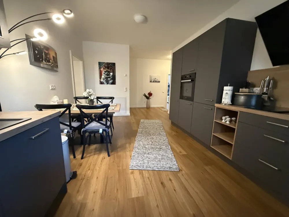 3-Room Apartment with Terrace and Fitted Kitchen