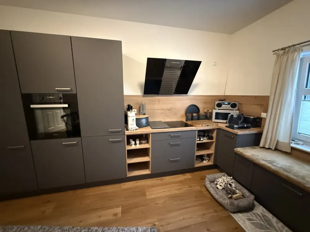 3-Room Apartment with Terrace and Fitted Kitchen