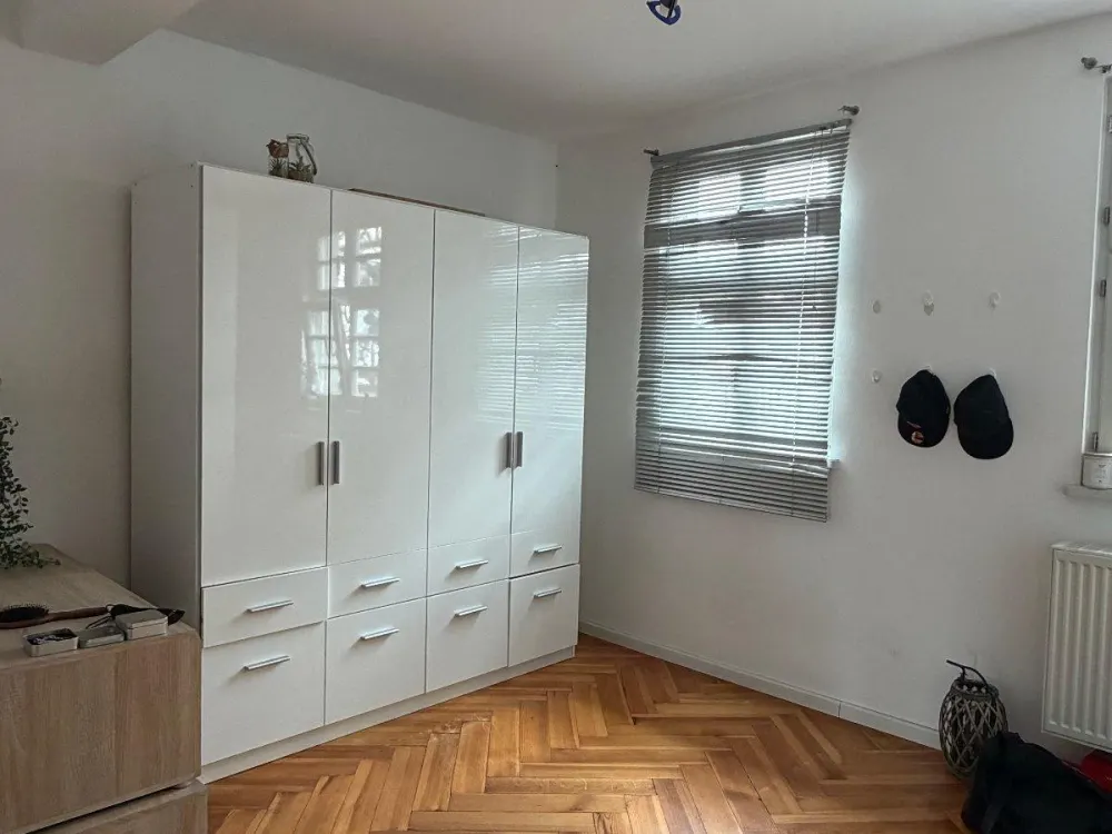 Großzügige, möblierte 2,5 Zimmer-Altbauwohnung in Herzogenaurach