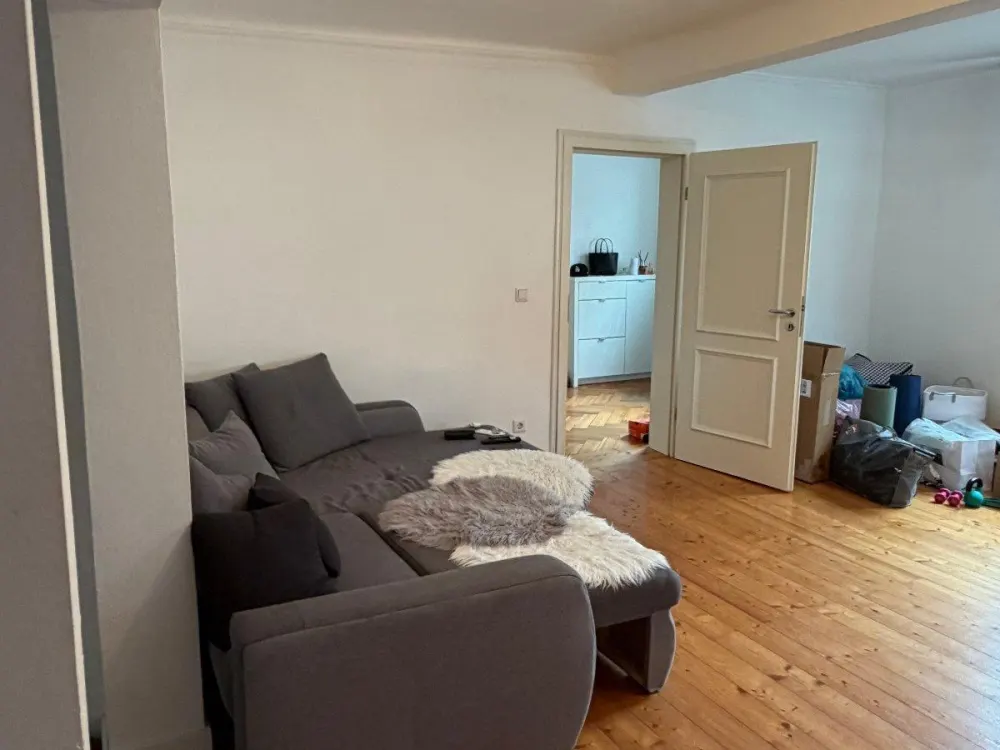 Großzügige, möblierte 2,5 Zimmer-Altbauwohnung in Herzogenaurach