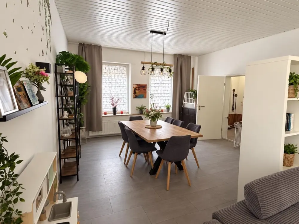 Nachmieter gesucht für 116qm mit eigenen Eingang in Re -Süd